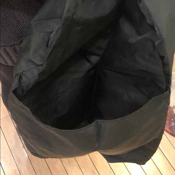 Nylon overnight bag; side pocket; w/zipper, clean - Picture 8 of 8